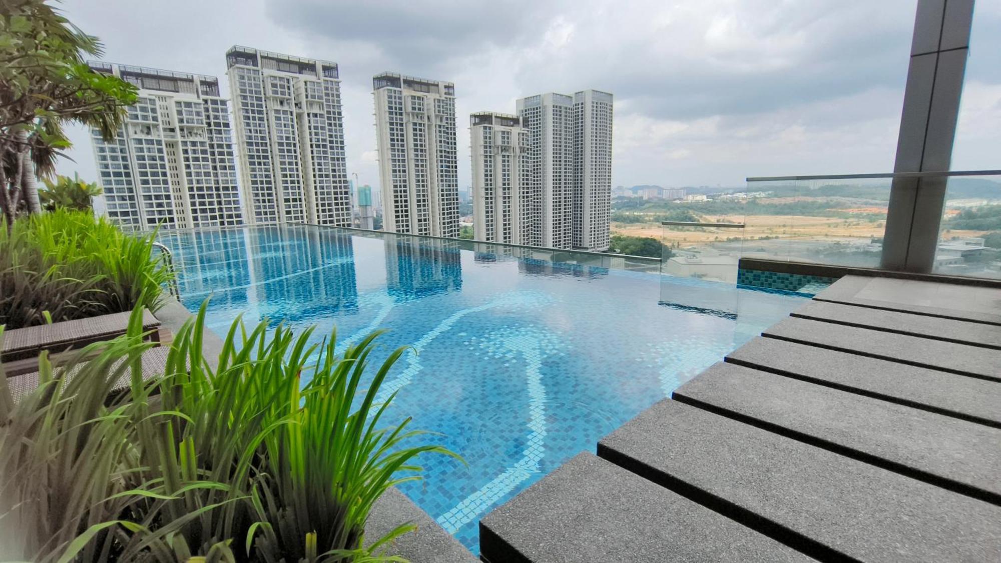 A4. The Moon @ Aurora Bukit Jalil * Kuala Lumpur